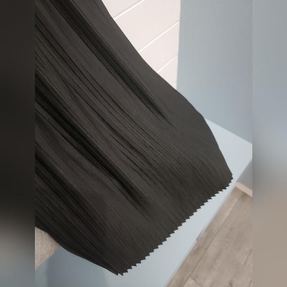 H and M knee length dress - Picture 3 of 4